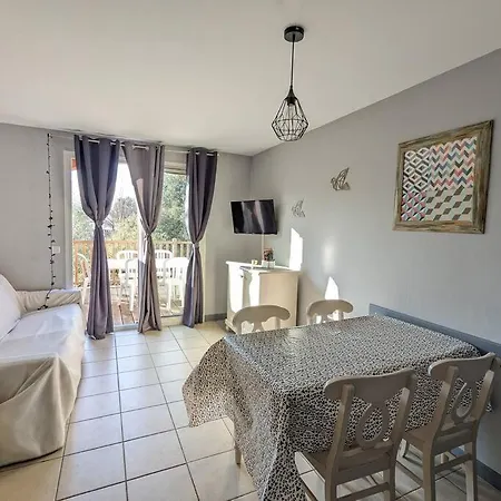 Maison+terrasse, Piscines, Espace Loisirs بيت للعطل *